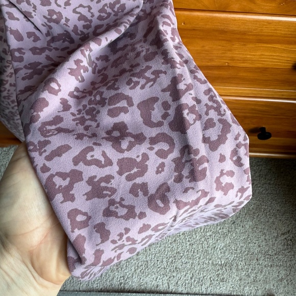 Athleta Elation Ultra High Rise Leggings – Purple Leopard Print (Size M) - Picture 4 of 5